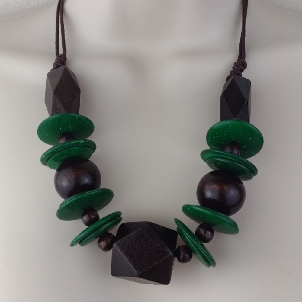 Cool Chunky Brown Emerald & Faceted Wood Bead Necklace & Earrings